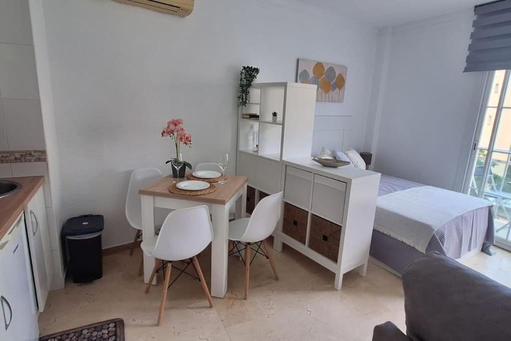 Room City Estepona Estudio Mar Exterior photo